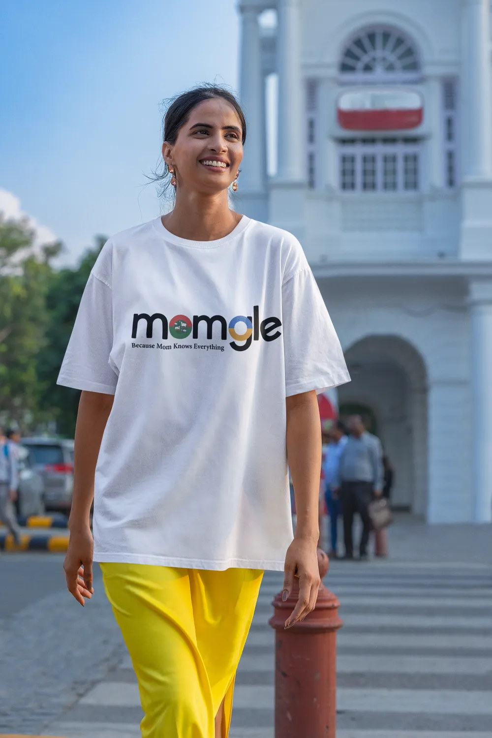 Mom Knows Everything Oversized T-Shirt 1